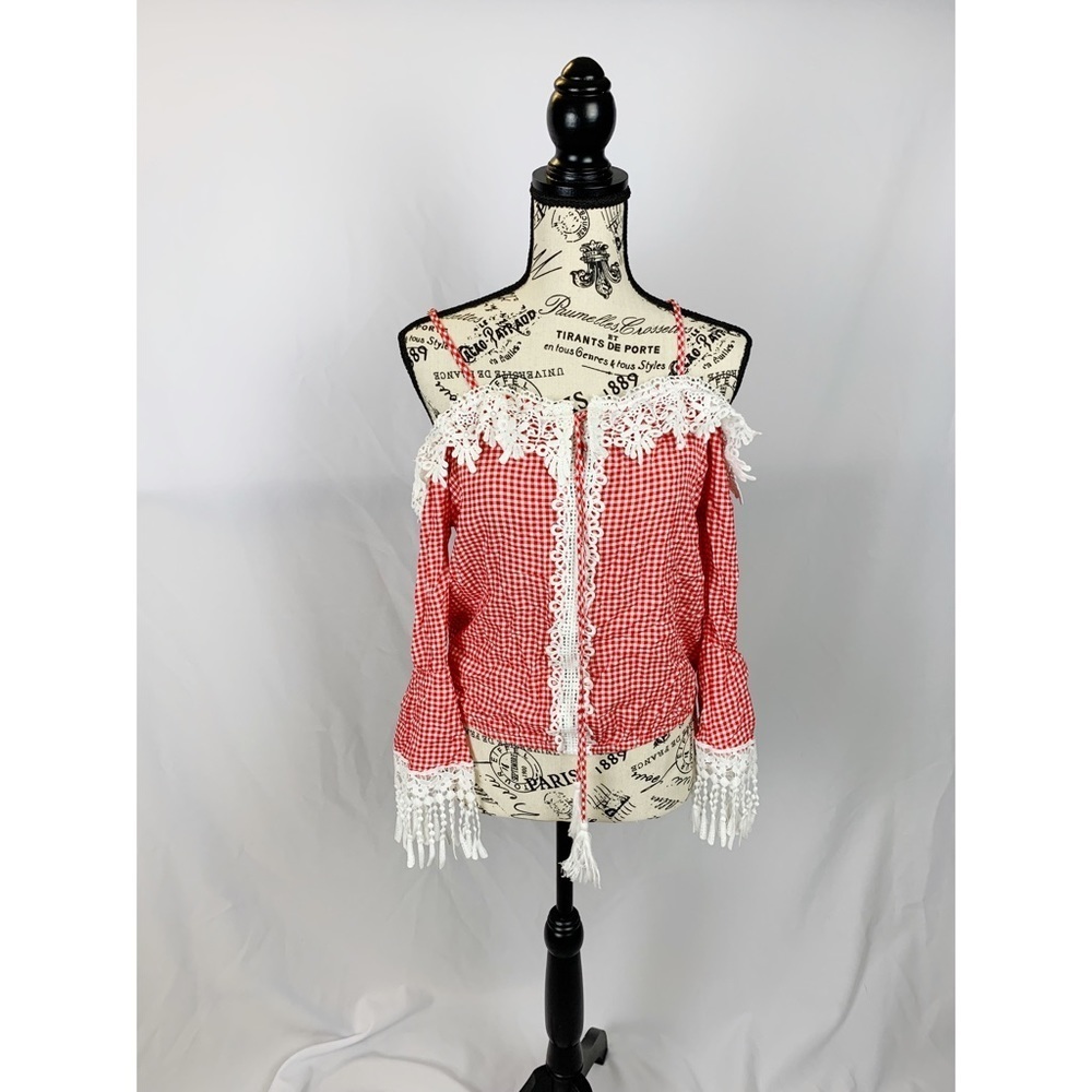 *MOCHA Red Lace Top​